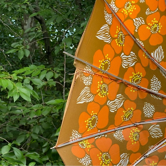 v i n t a g e :: Mod Floral Whimsical Flower Power Umbrella - Picture 9 of 15